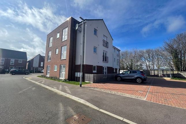 Flat for sale in Sidings Way, Dunstable