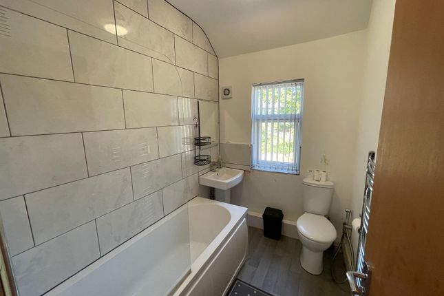 1st Floor Flat, 298, Brookvale Road, Birmingham photo 3
