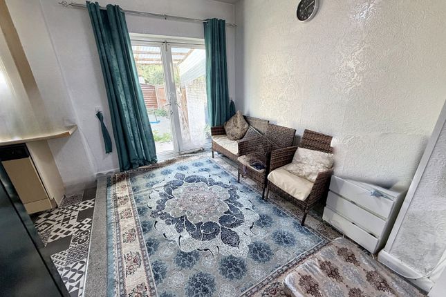 754 Hanworth Road, Whitton, HOUNSLOW photo 2