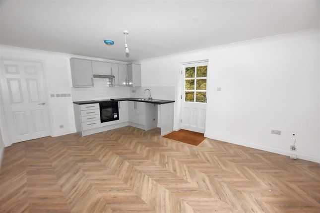 Flat 9, 3, West End, Redruth photo 2