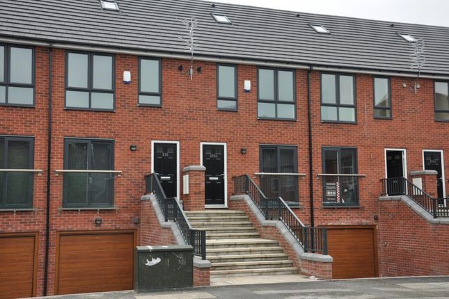 Thumbnail Town house to rent in Lower Broughton Road, Salford, Manchester