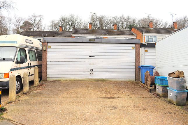 428, Pinewood Park, Farnborough photo 2