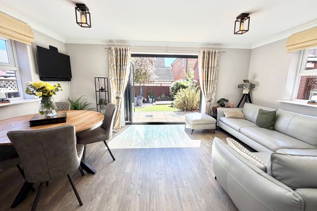 4b, West Street, Brierley Hill photo 3