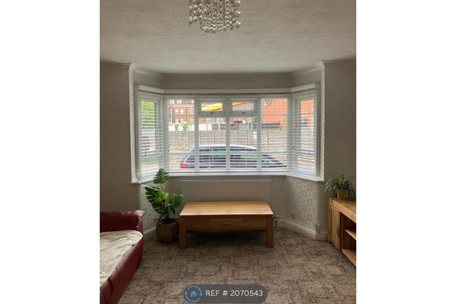 Thumbnail Flat to rent in Viceroy Court, Manchester