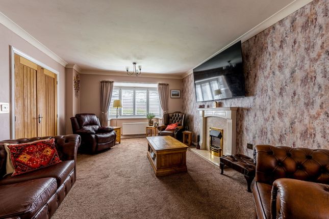 32, Beaumont Way, Cannock photo 4