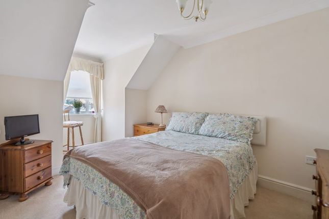 22 Oram Court, Dean Street, Marlow photo 4