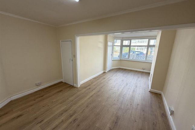 244, Nightingale Road, Edmonton photo 2