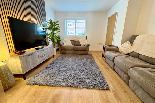 6, Elder Close, Leicester photo 2