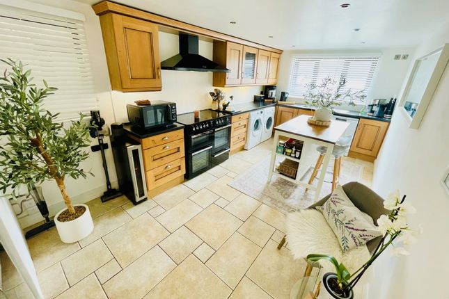 Stand View House, 41 High Edge Drive, Heage, Belper photo 3