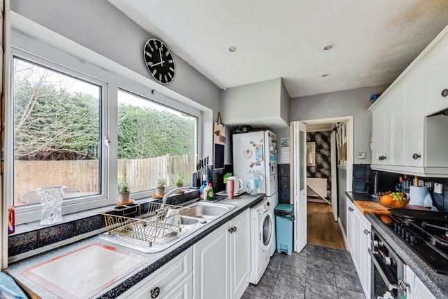 47, Thames Avenue, Swindon photo 4