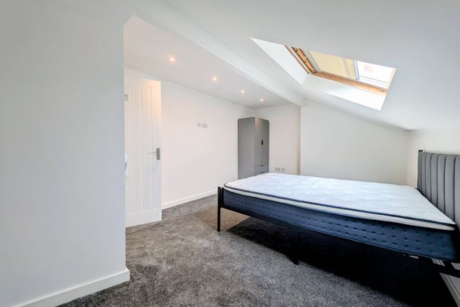 Room 5, 137, Burlington Road, West Yorkshire photo 5