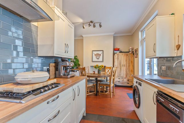 37 Herbert Avenue, Newport photo 2