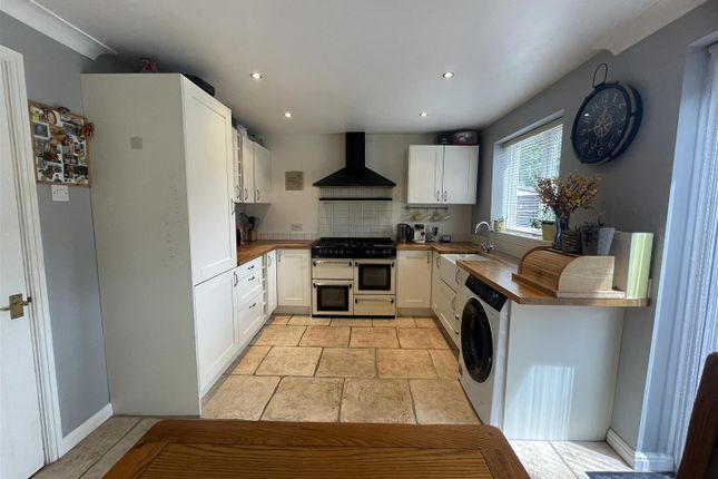 7, Field View, Sutton-In-Ashfield photo 3
