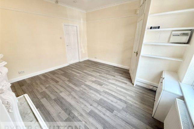 544, Oldham Road, Manchester photo 4