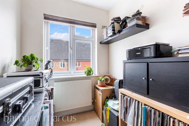 End terrace house for sale in Clarendon Grove, Mitcham