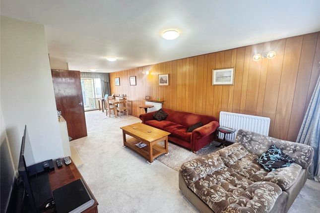 12, Sherwood Walk, Warwickshire photo 4