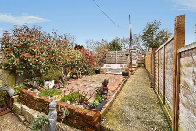 34, Fairlee Road, Isle of Wight photo 4