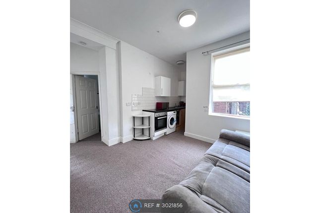 1-bed flat on Flat  A Hawthorne Road, Bootle Liverpool, Bootle, £595/mo