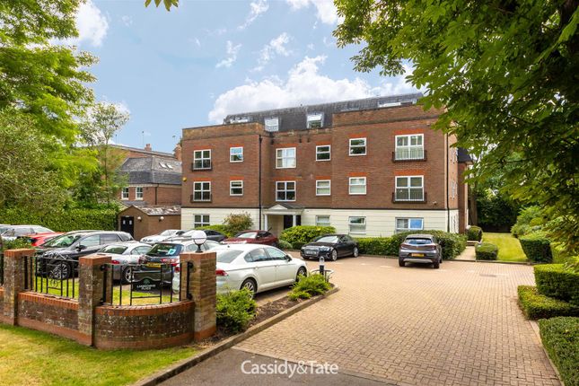 Thumbnail Flat for sale in London Road, St.Albans