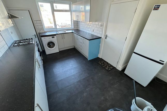 Flat to rent in Lady Margaret Road, Southall