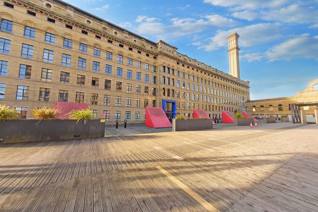 1-bed flat on Apartment 317 Silk Warehouse, Lilycroft Road, Bradford, £45,000
