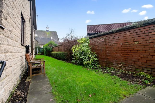 11, Forest Grange Close, Harrogate photo 4