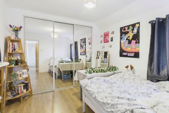 37 Hillside, Brighton photo 3