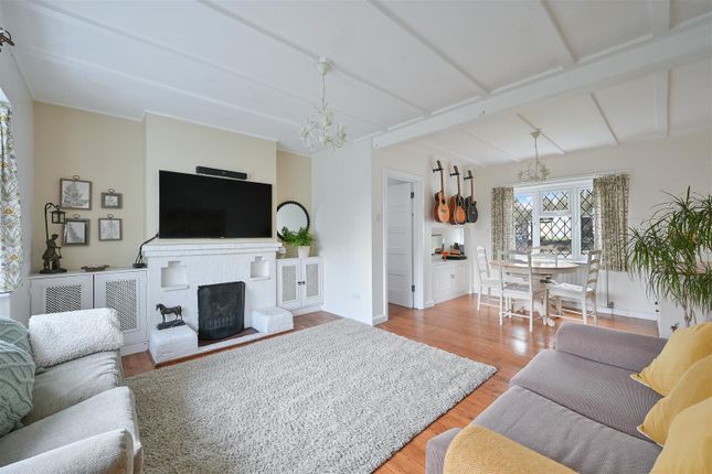 5, Orchard Close, Banstead photo 3