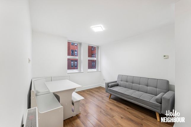 Flat to rent in Verve Apartments, Mercury Gardens, Romford RM1