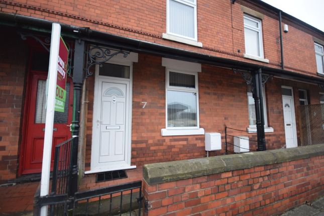Thumbnail Flat to rent in Mold Road, Wrexham