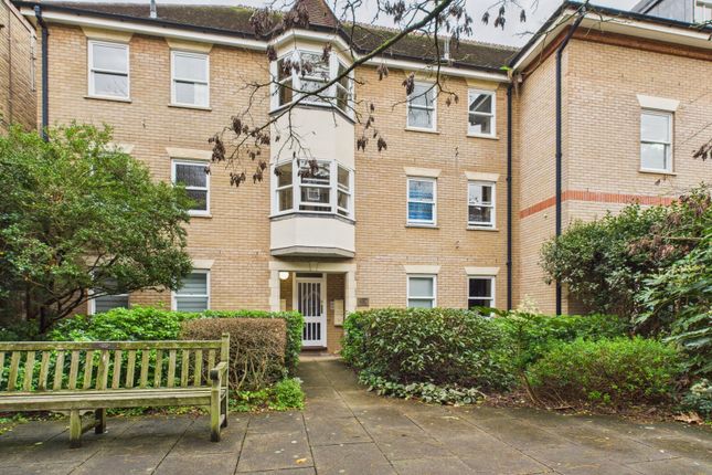 1-bed flat on 6, Cathedral Walk, Chelmsford, Essex, £180,000