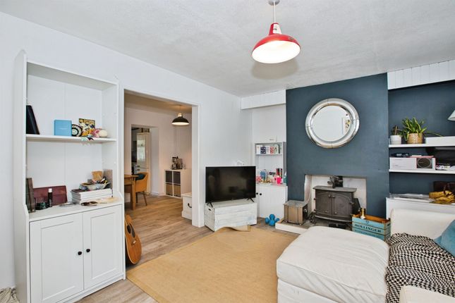 233, South Street, Crewkerne photo 2
