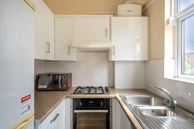 First Floor, 25, Greencroft Gardens, South Hampstead photo 4