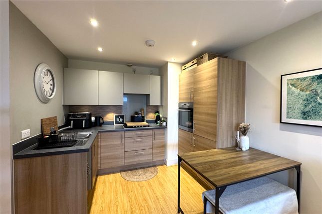 Flat 15, 8, Queensmead, Hampshire photo 2