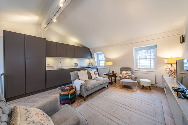Flat 4, 8, Moreton Place, London photo 4