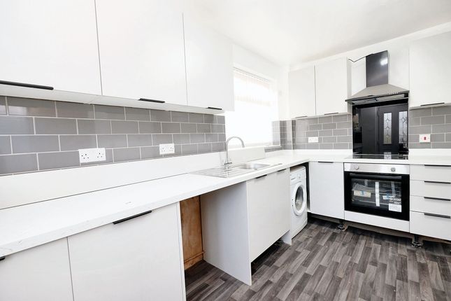 14 Normanton Avenue, Salford photo 3