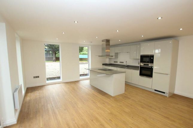 Thumbnail Flat to rent in Flat 1, Nairn Court, Elgin Road, Wallington, Surrey