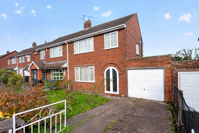 3-bed semi-detached on 42 Paul Street, Coseley, 42 Paul Street, Coseley, Bilston, £72,000