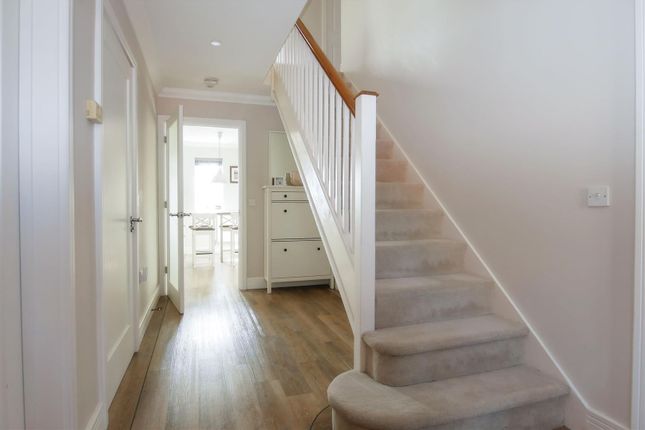 17, May Close, Littlehampton photo 4