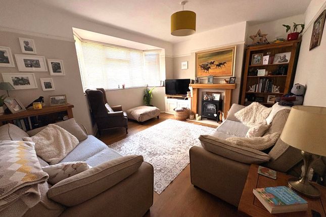 10, Grasscroft, Northamptonshire photo 3