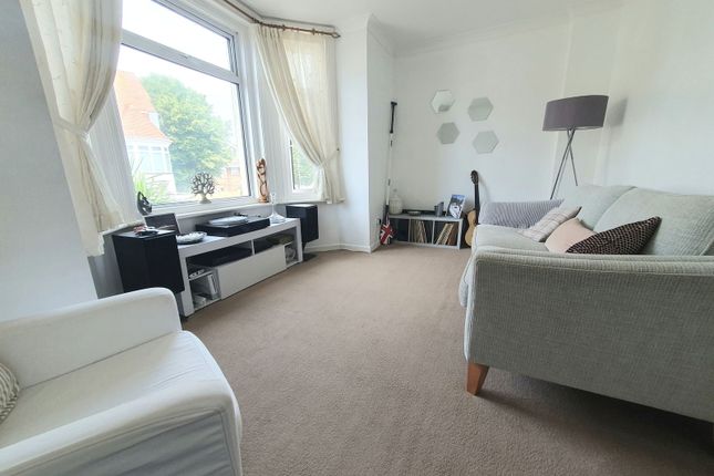 Flat 6, 24, Sea Road, Bournemouth photo 2