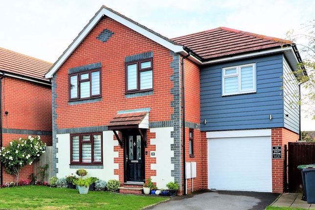 Thumbnail Detached house for sale in Kingfisher Close, Hayling Island