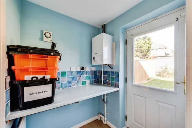 21, Yeats Close, Swindon photo 3