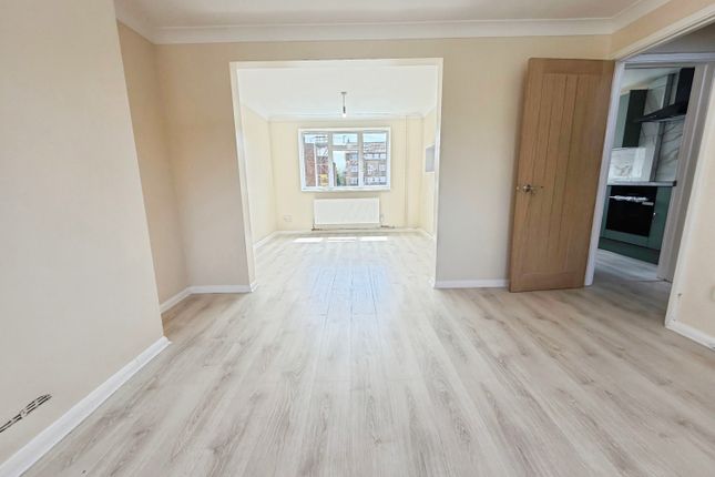 137, Turpington Lane, Bromley photo 4