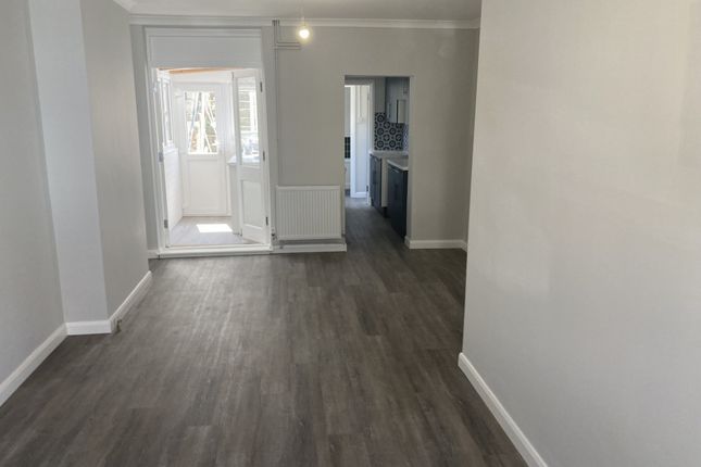 137, Clarendon Place, Dover photo 2
