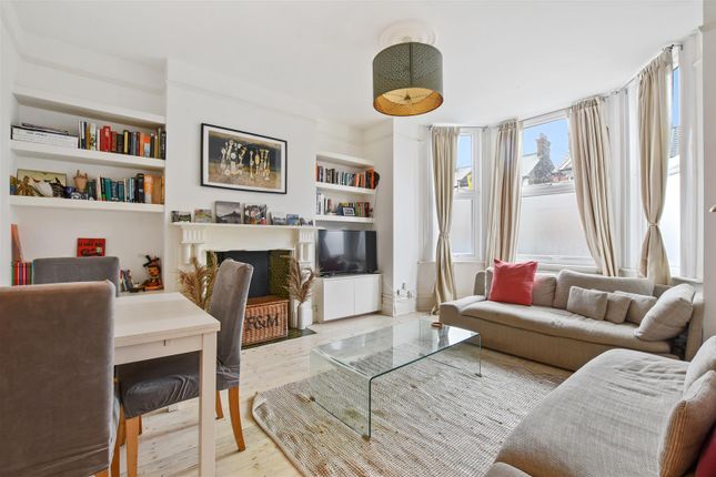 Flat for sale in Radcliffe Avenue, London