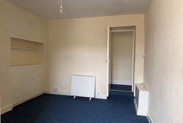 Flat 2 5, The Terrace, Alcombe photo 4