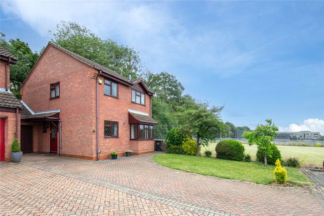 Link-detached house for sale in Jaywood, Luton, Bedfordshire