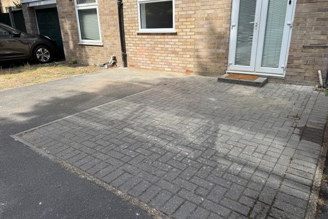 1, Hyrstdene, South Croydon photo 5