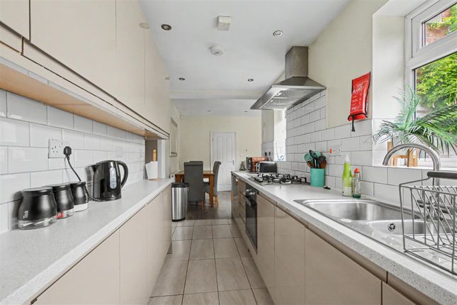 40, Dovecote Lane, Beeston Nottingham photo 4